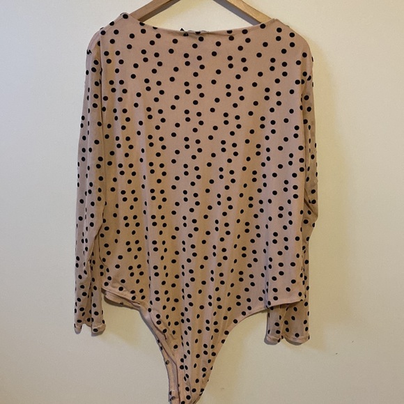 Pretty Little Thing Polka Dot Bodysuit - Picture 10 of 10